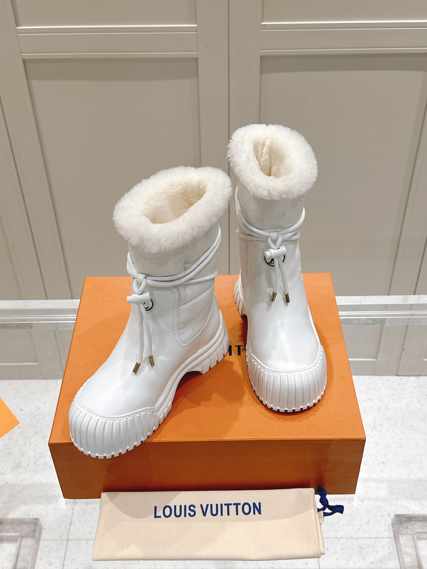 [TOP] Louis Vuitton LV  Short Boots - 2 Colors