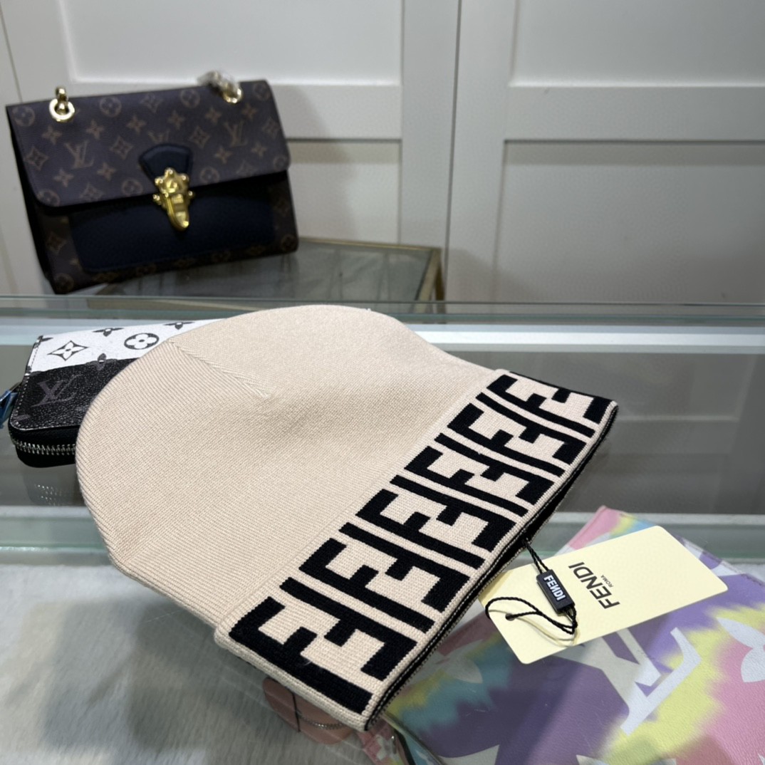 [TOP] FENDI FF Knitted Hat - 4 Colour