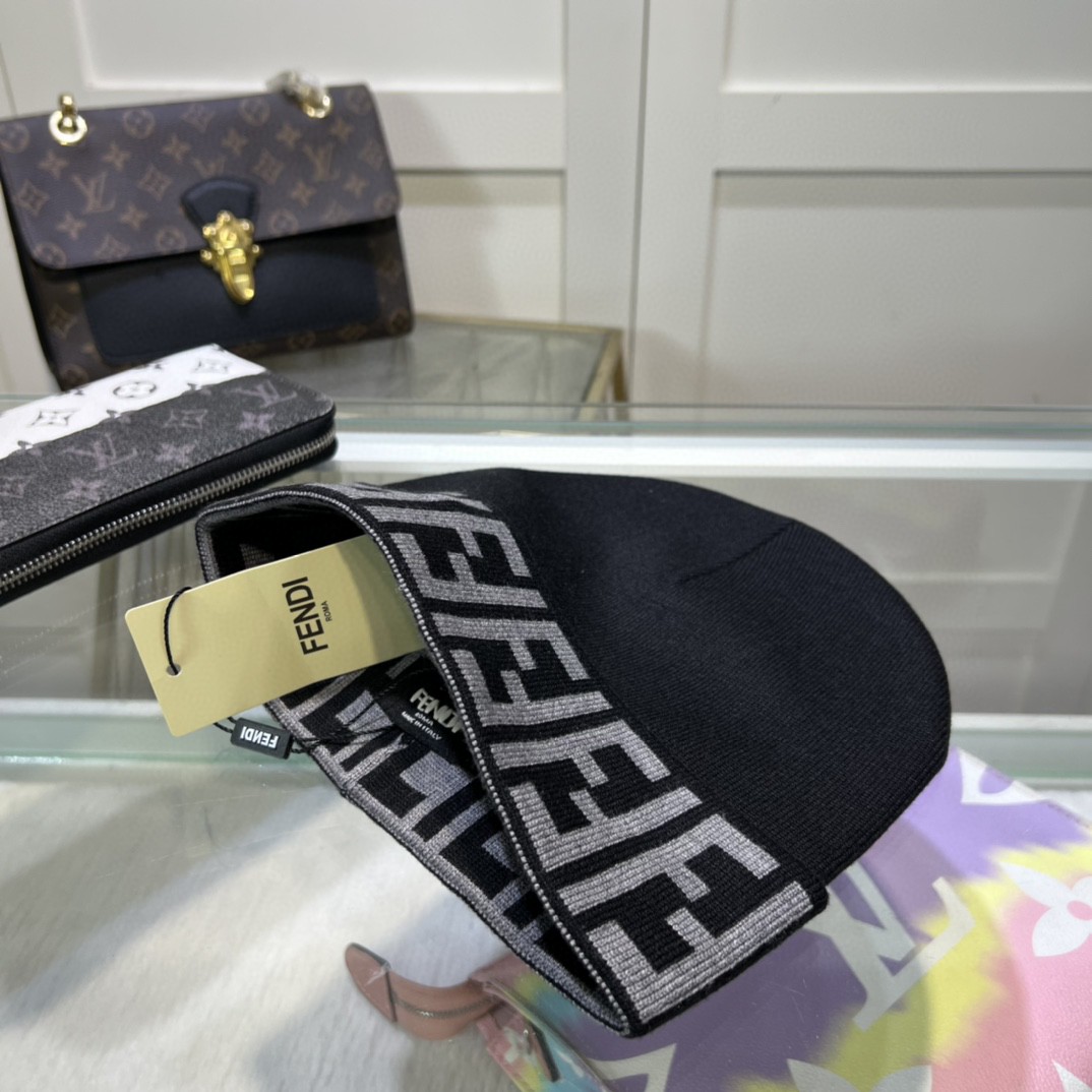 [TOP] FENDI FF Knitted Hat - 4 Colour
