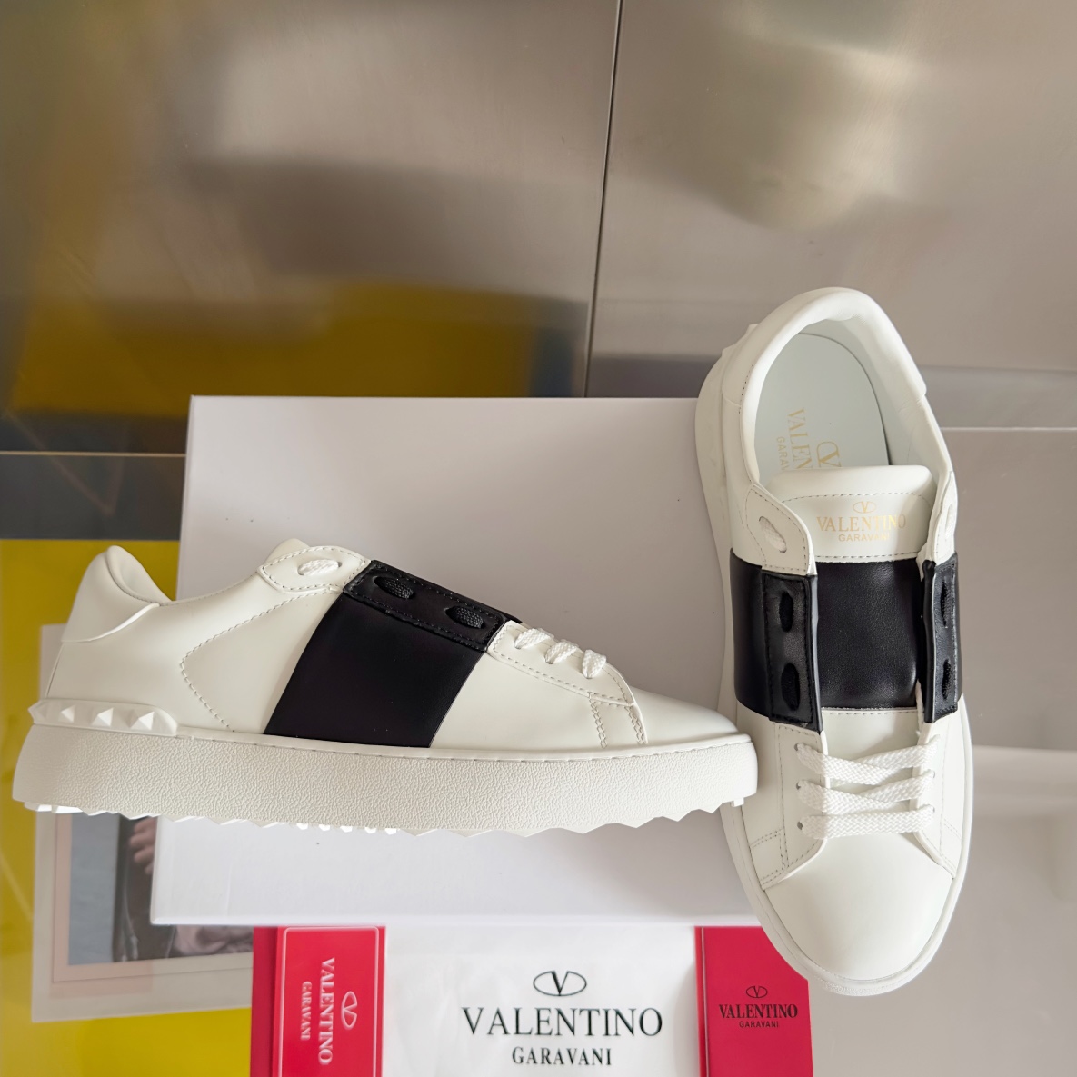 [TOP] VALENTINO Sneakers -6 Colors