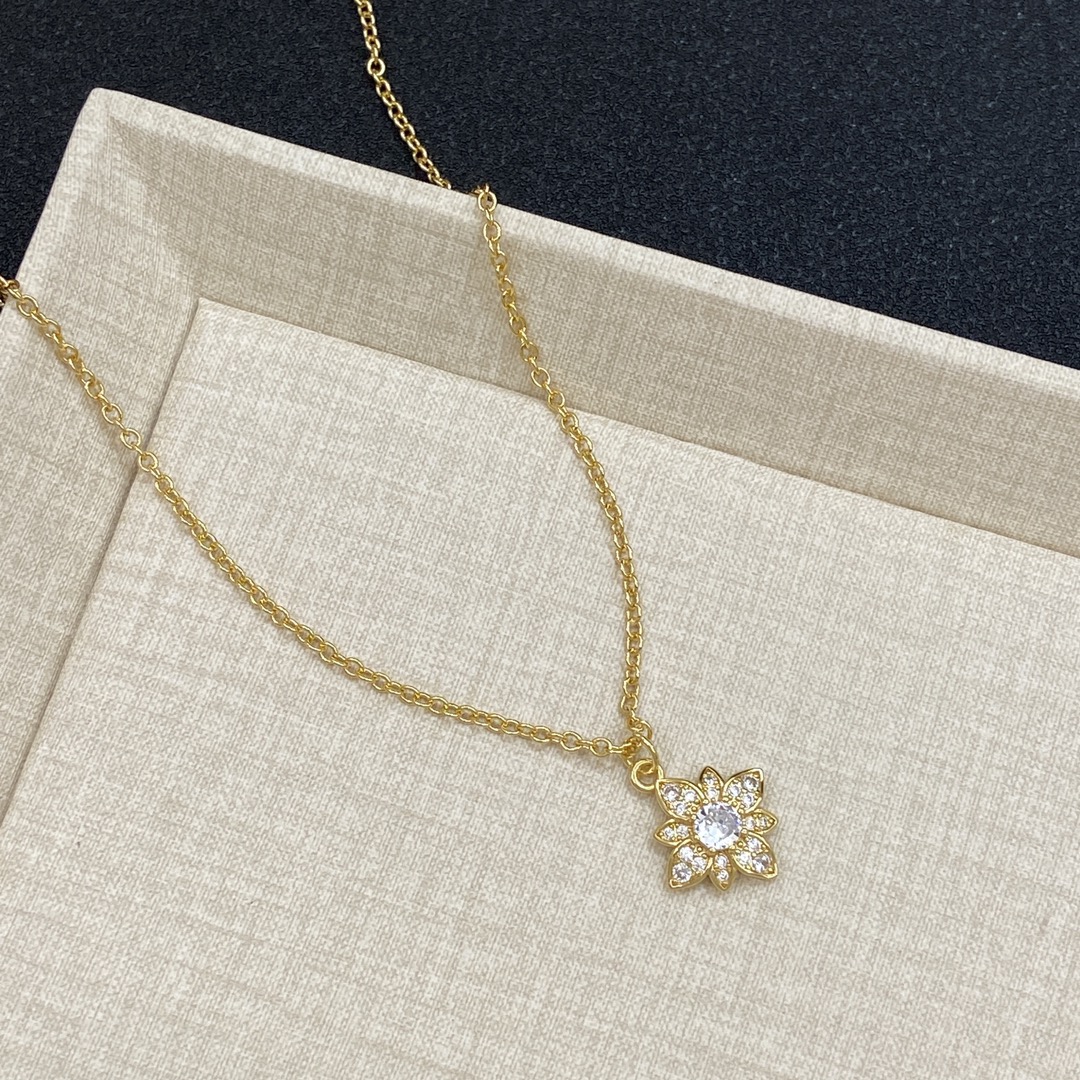 [TOP] GUCCI Bracelet and Necklace - Gold