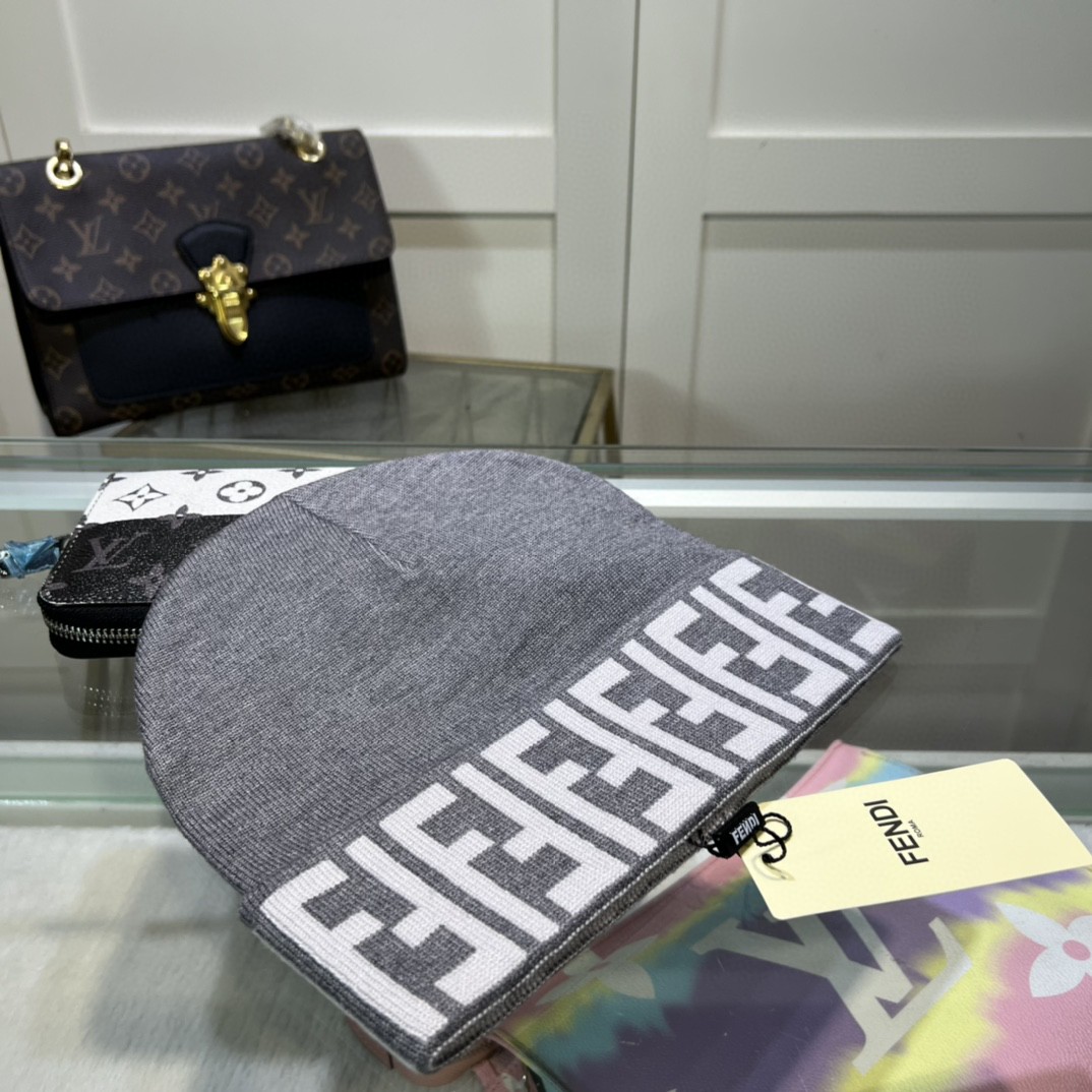 [TOP] FENDI FF Knitted Hat - 4 Colour
