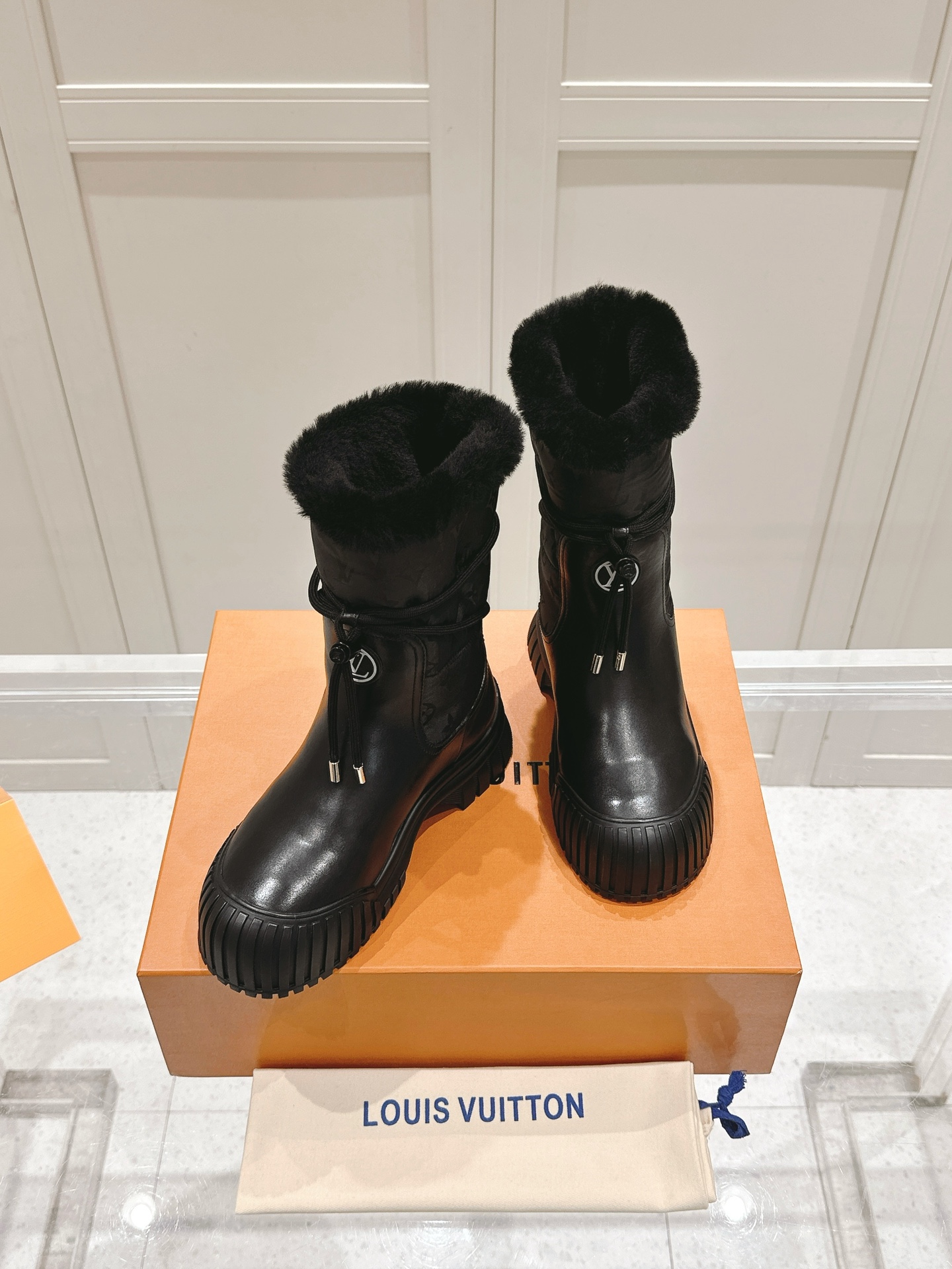 [TOP] Louis Vuitton LV  Short Boots - 2 Colors