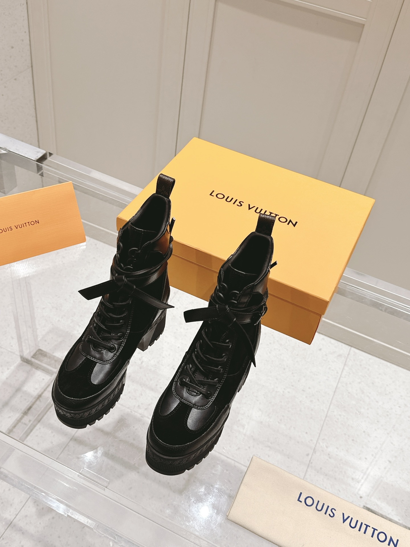 [TOP] Louis Vuitton LV  Short Boots - 3 Colors