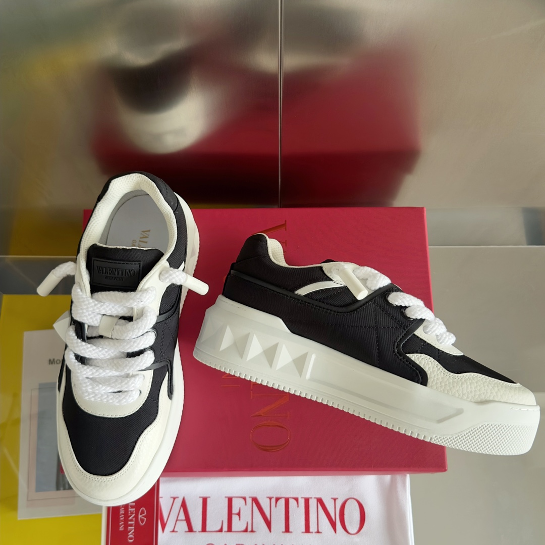 [TOP] VALENTINO Sneakers -3 Colors