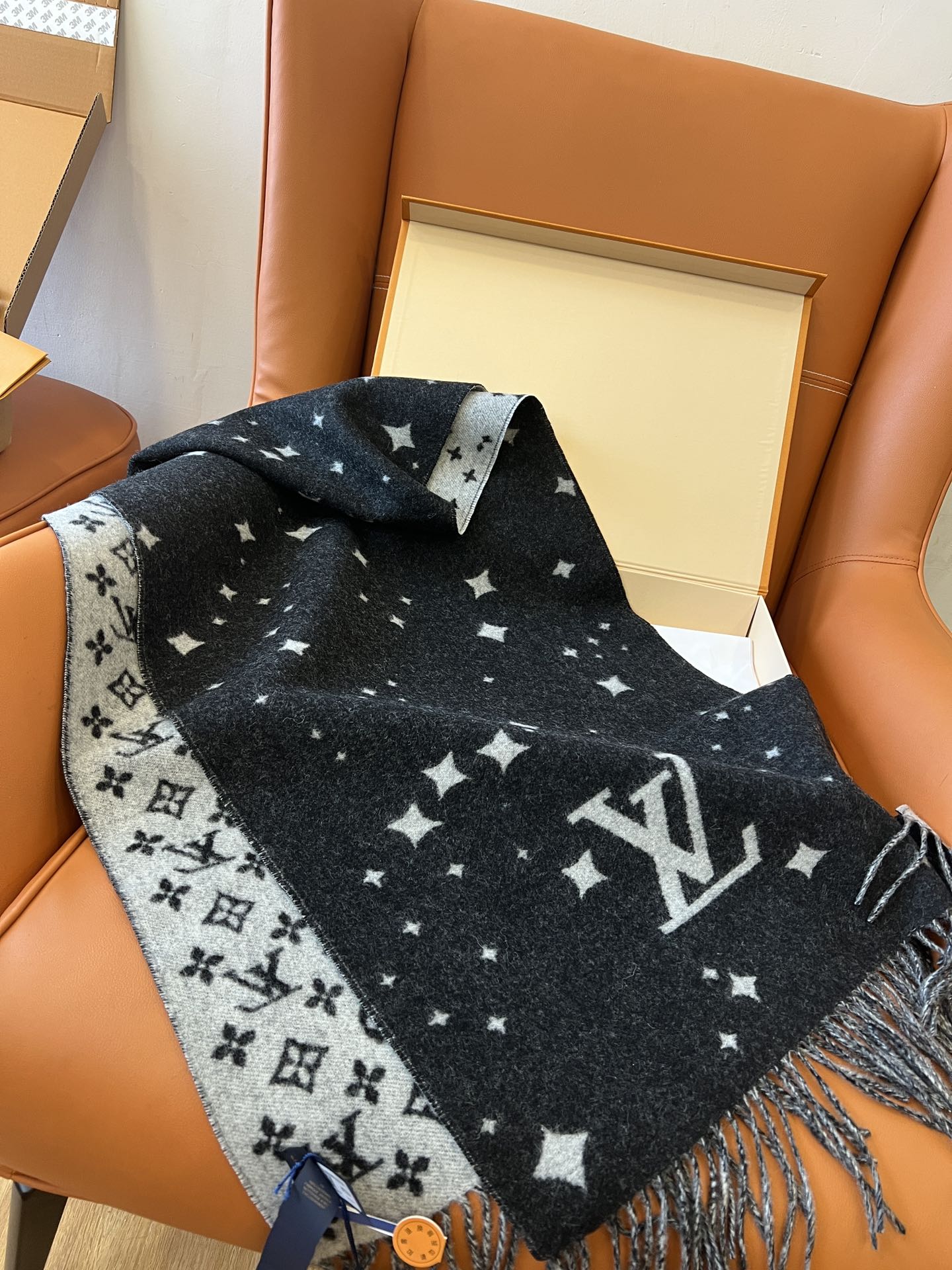 [TOP] Louis Vuitton LV Scarf 180x45cm - Black