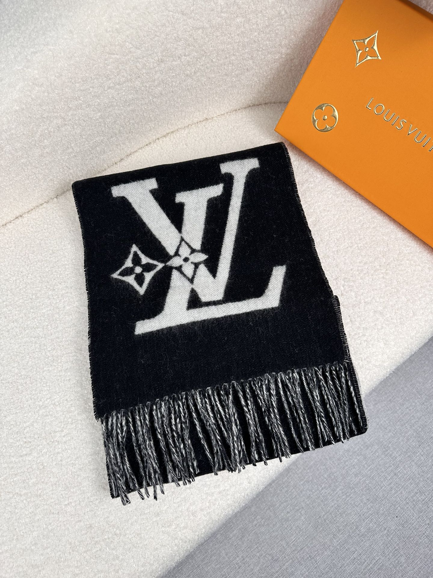 [TOP] Louis Vuitton LV Wool Scarf 30*180cm - 2 Color