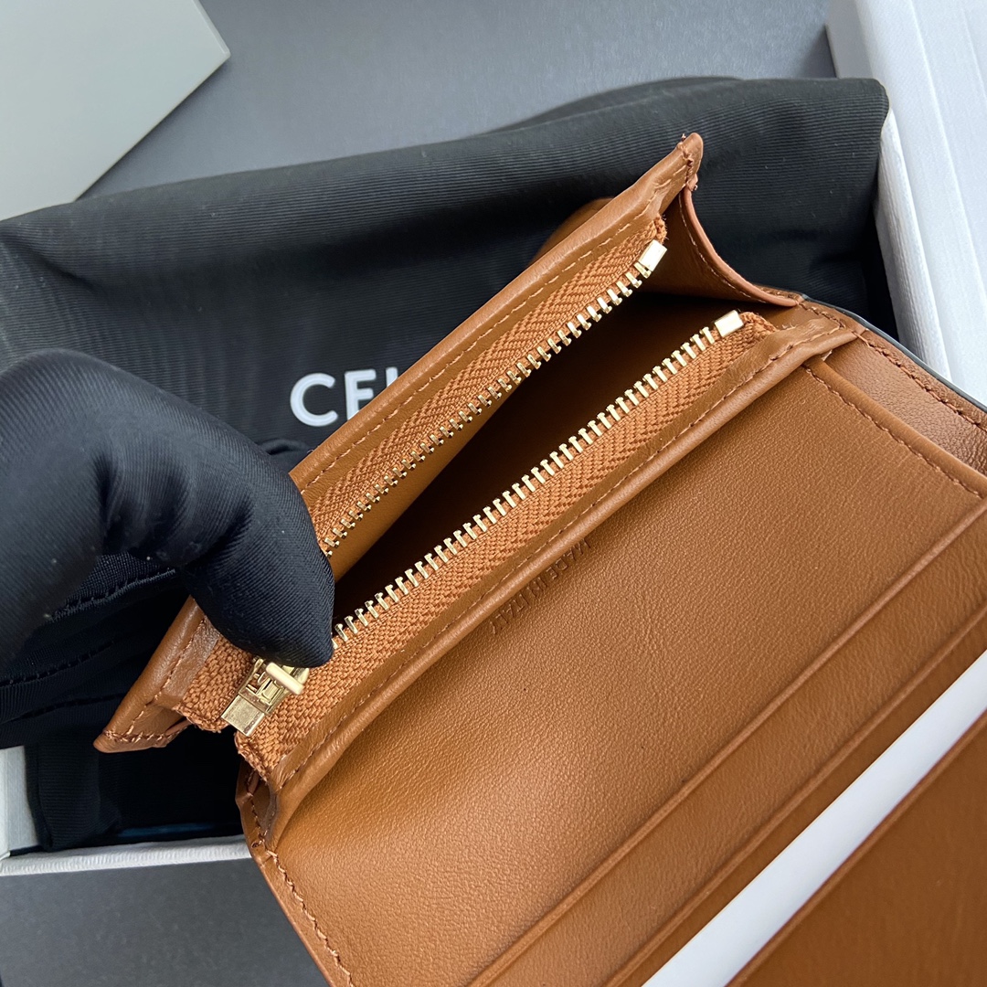 [TOP] CELINE Triomphe Logo Print Wallet 11x9x3cm - Tan/Monogram