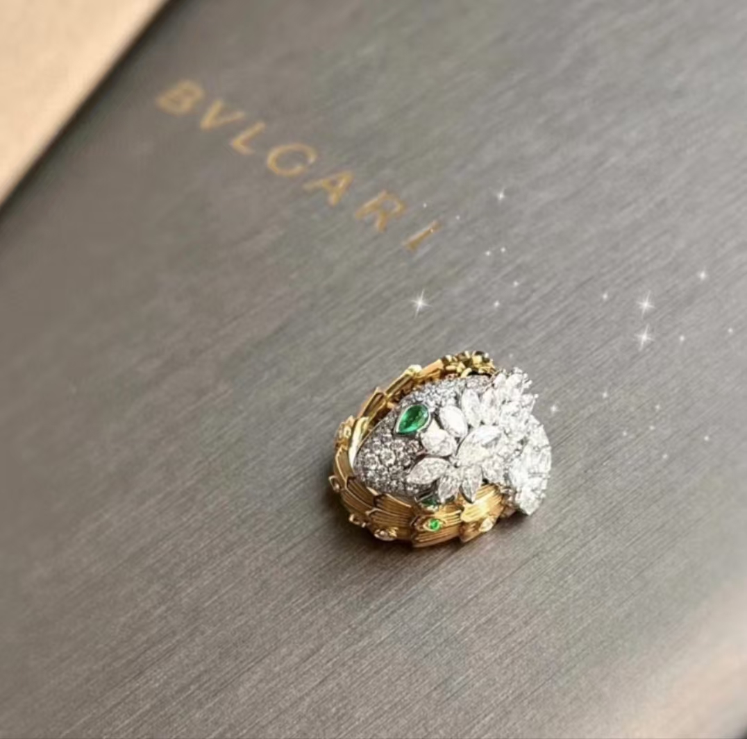 [TOP] BVLGARI Serpenti Platinum Diamond Emerald  Ring+Earrings -Gold