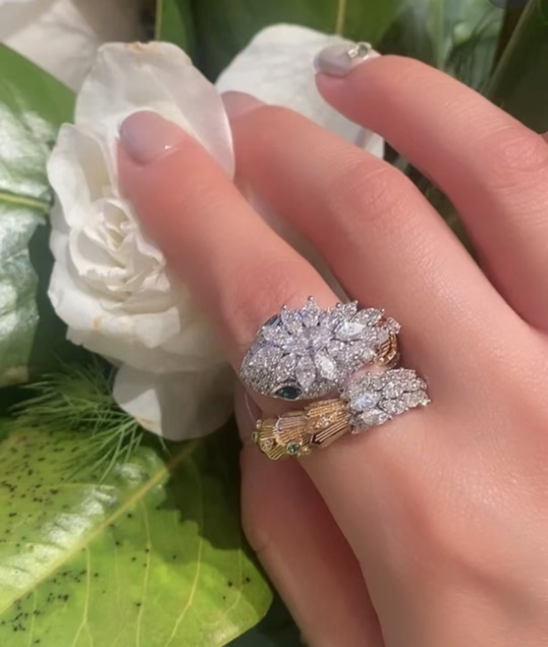 [TOP] BVLGARI Serpenti Platinum Diamond Emerald  Ring+Earrings -Gold