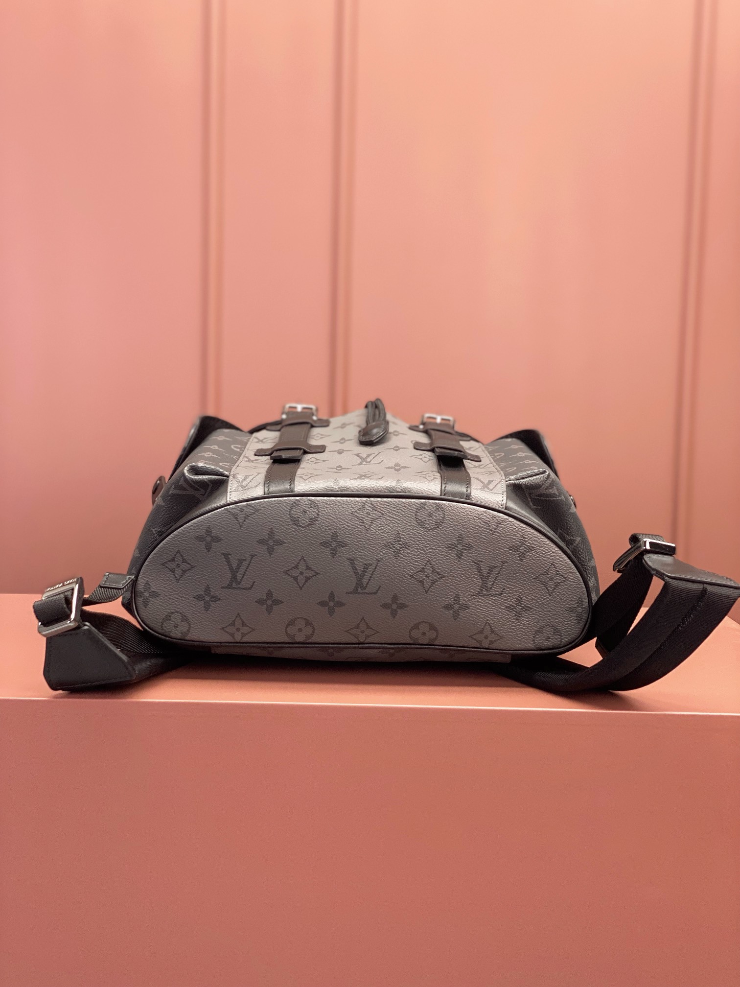 [TOP] Louis Vuitton LV L*V Christopher Monogram Backpack - Monogram