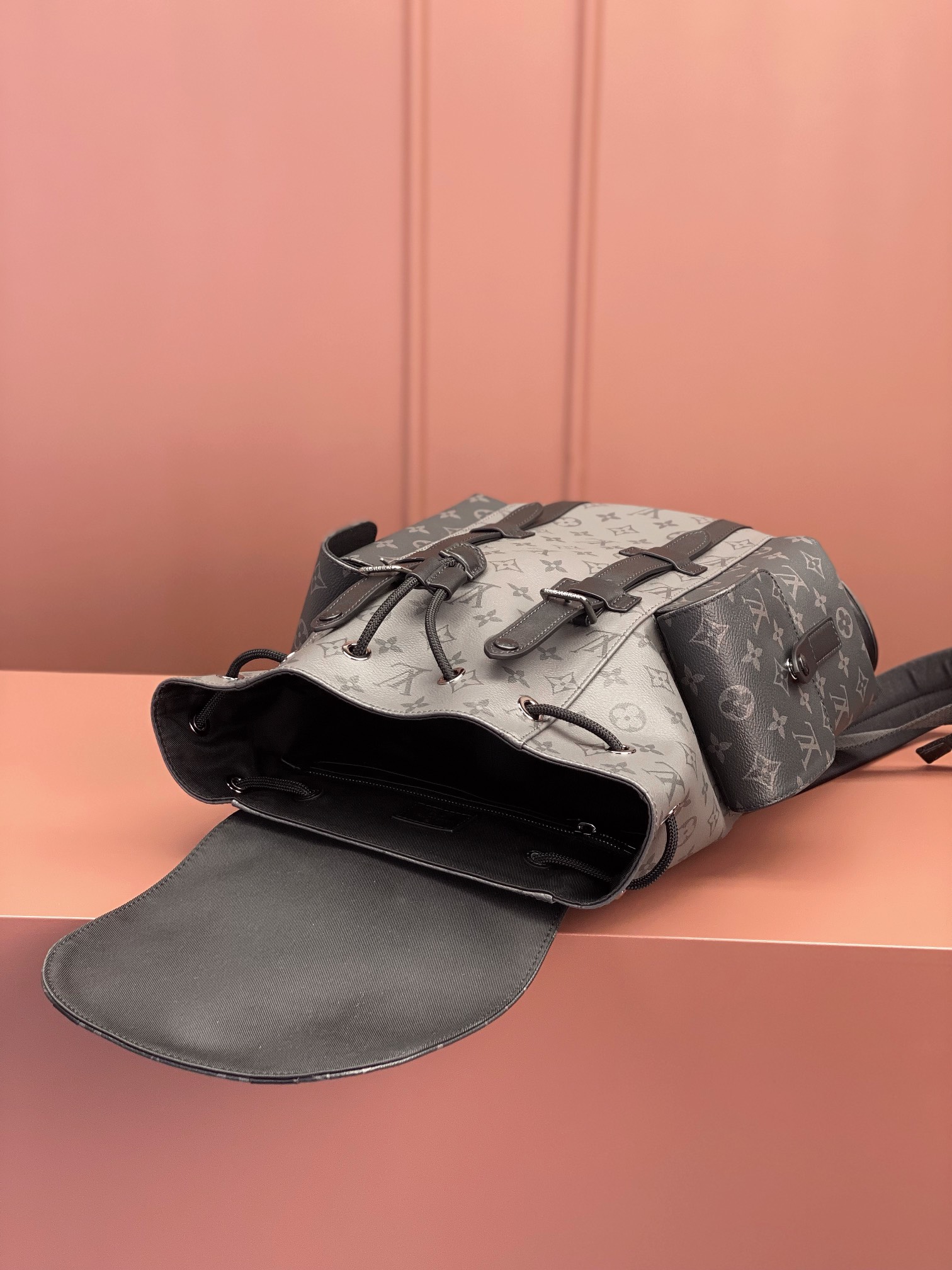 [TOP] Louis Vuitton LV L*V Christopher Monogram Backpack - Monogram