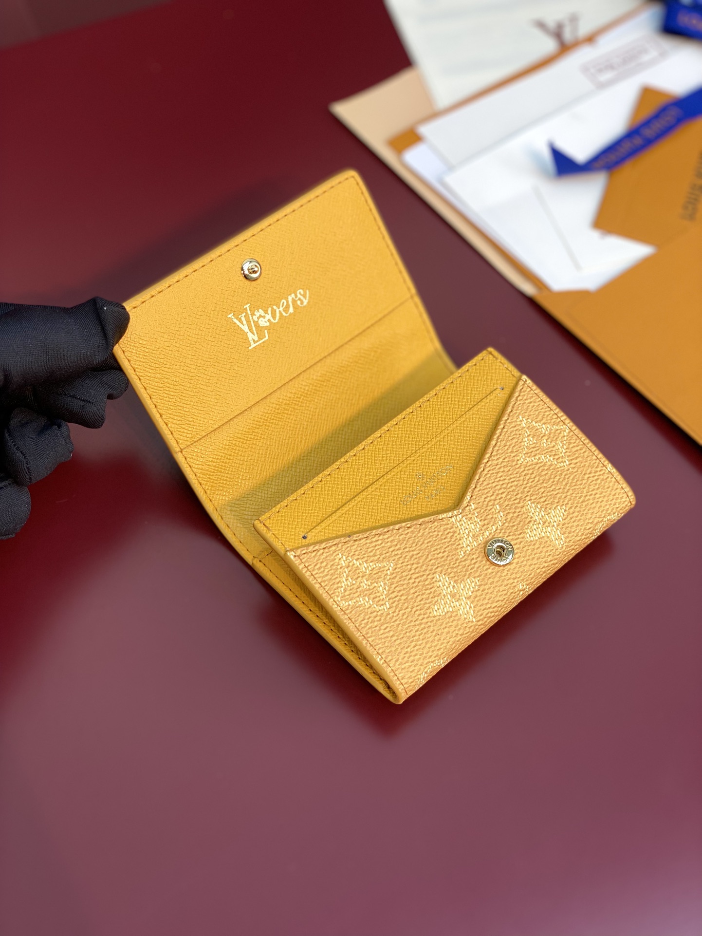 [TOP] Louis Vuitton LV Envelope Business Card Holder 8x1x10.5cm - 2 Color