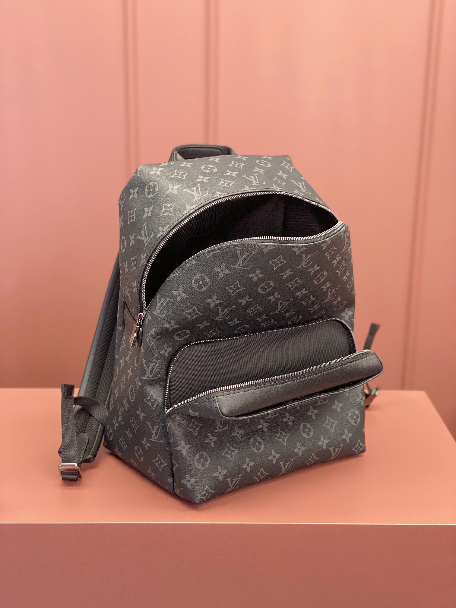 [TOP] Louis Vuitton LV L*V Discovery Backpack 30x40x20cm - Monogram