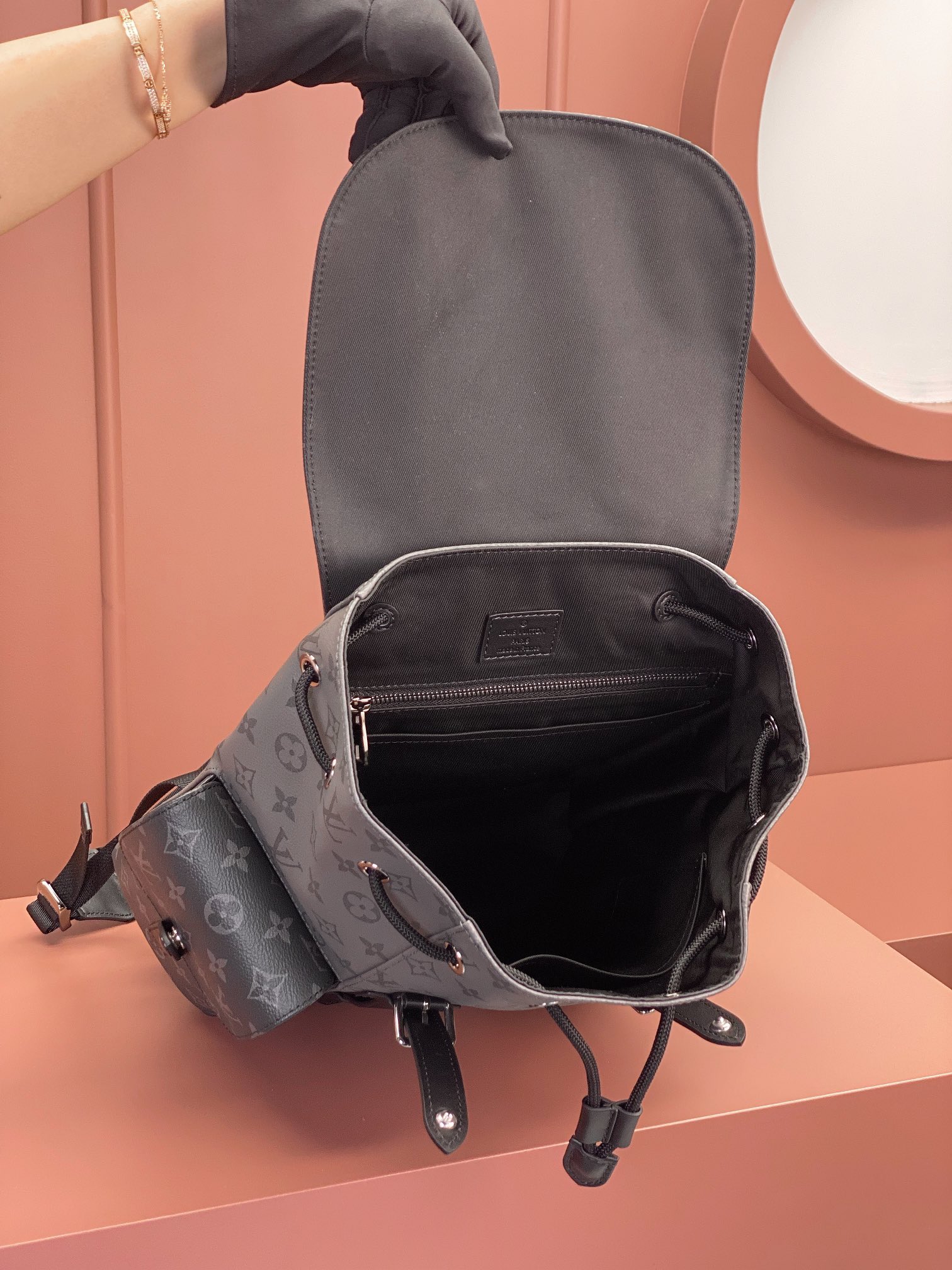 [TOP] Louis Vuitton LV L*V Christopher Monogram Backpack - Monogram