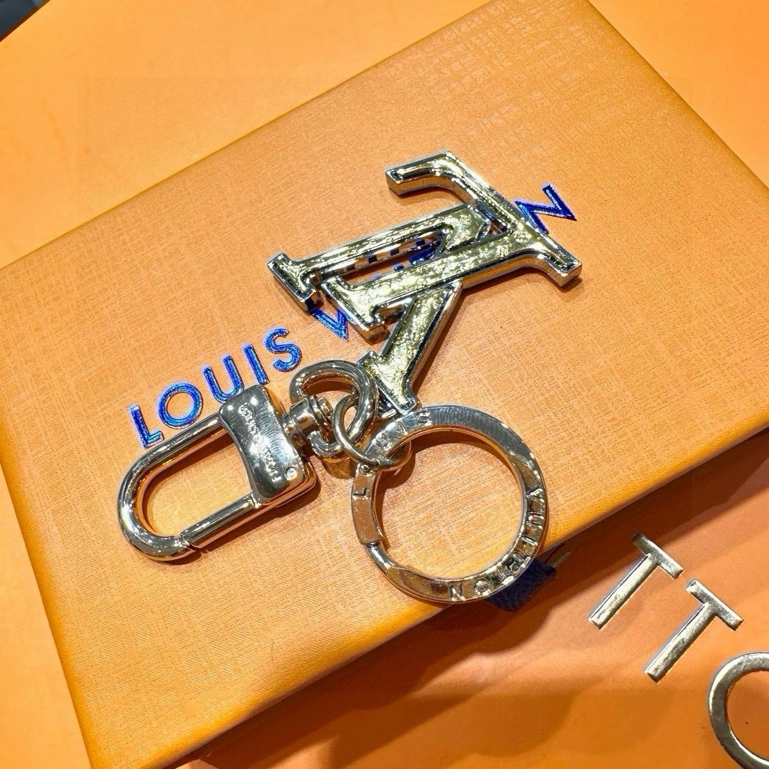 [TOP] Louis Vuitton LV Key Chain - 2 Colour