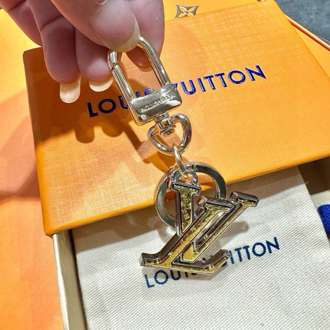[TOP] Louis Vuitton LV Key Chain - 2 Colour