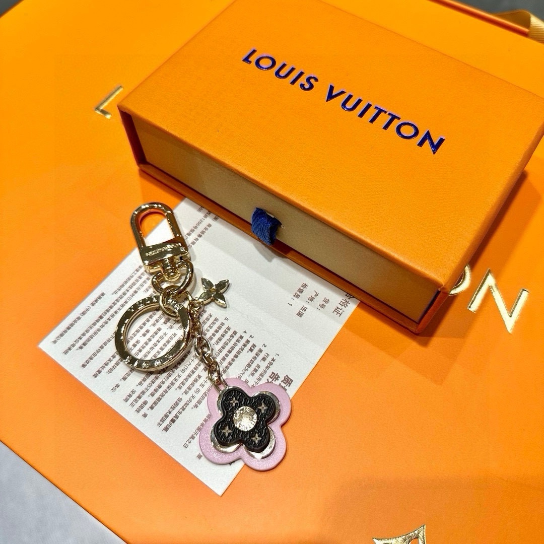 [TOP] Louis Vuitton LV LV Facettes Pendant - Gold
