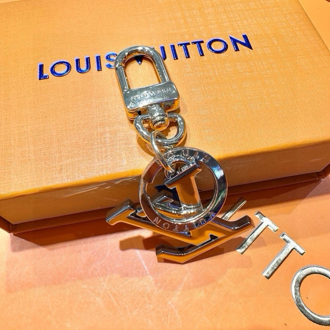 [TOP] Louis Vuitton LV Key Chain - 2 Colour