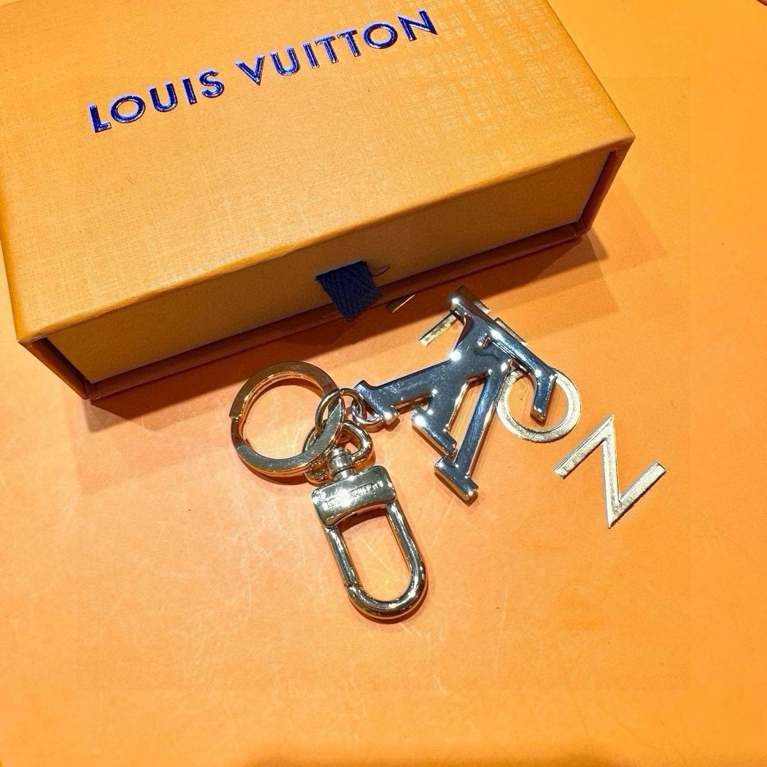 [TOP] Louis Vuitton LV Key Chain - 2 Colour