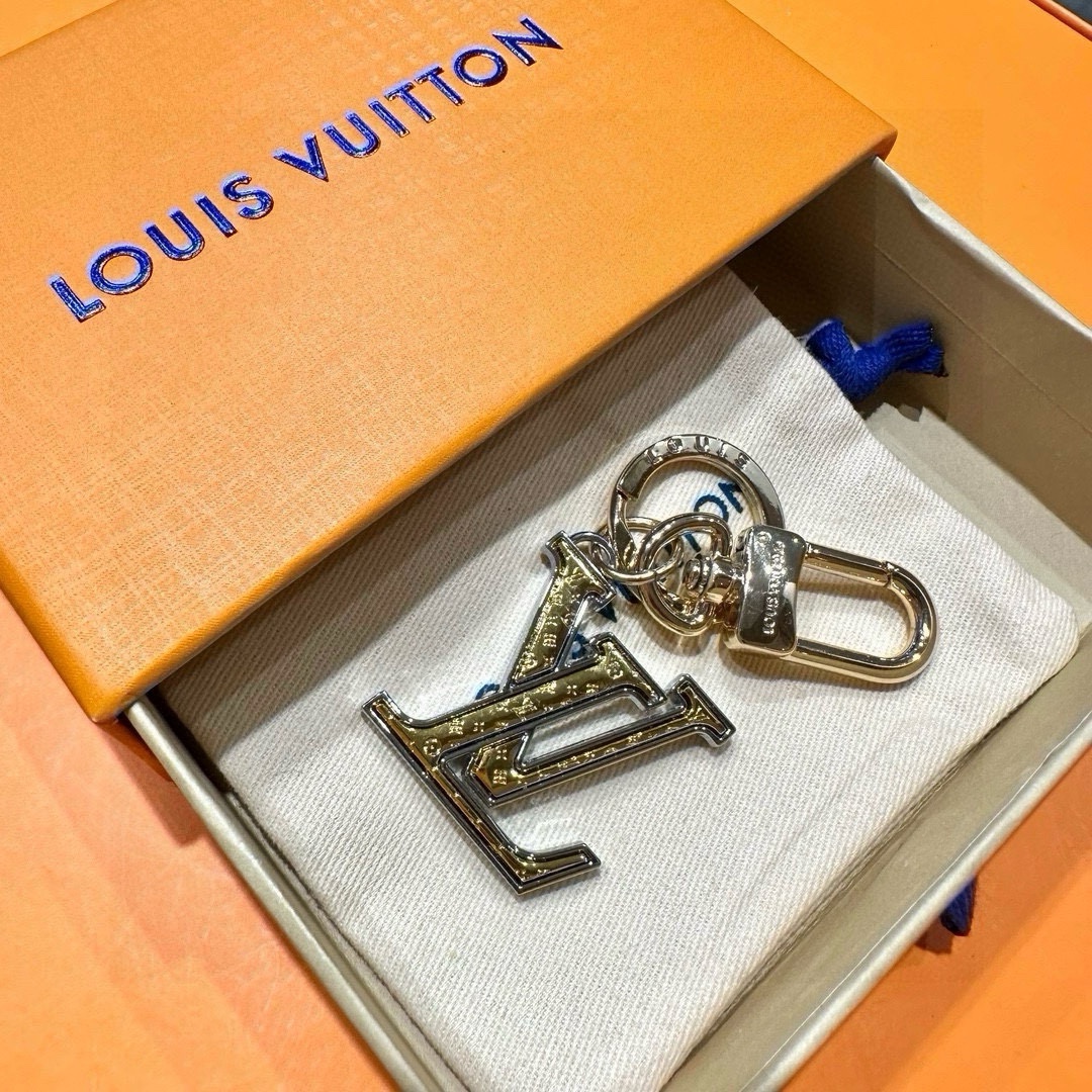 [TOP] Louis Vuitton LV Key Chain - 2 Colour