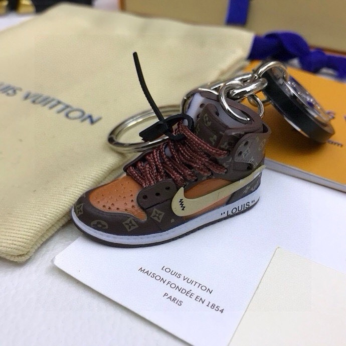 [TOP] Louis Vuitton LV Mini Shoe Pendant - Monogram