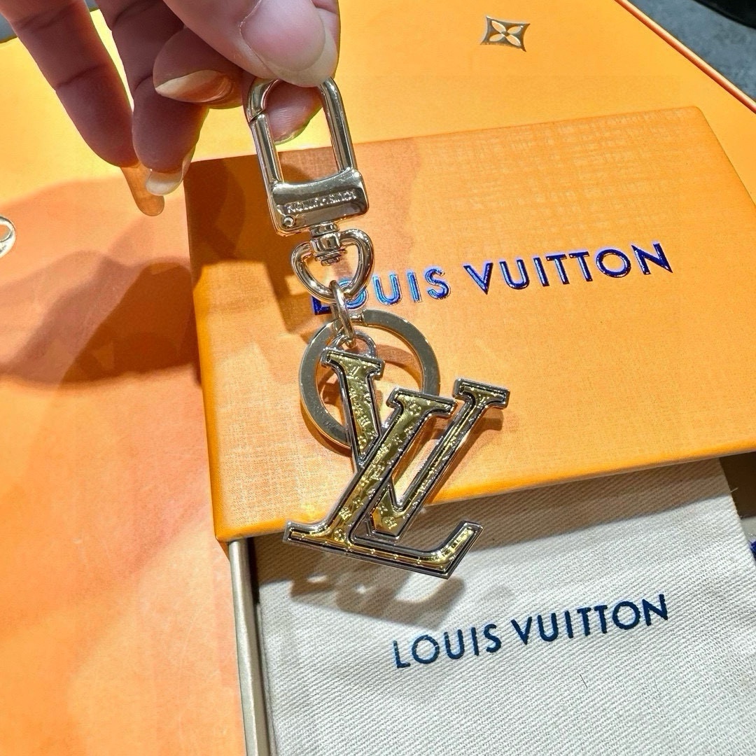 [TOP] Louis Vuitton LV Key Chain - 2 Colour