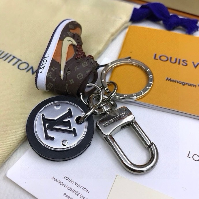 [TOP] Louis Vuitton LV Mini Shoe Pendant - Monogram