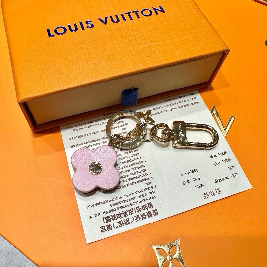 [TOP] Louis Vuitton LV LV Facettes Pendant - Gold