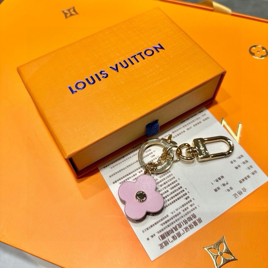 [TOP] Louis Vuitton LV LV Facettes Pendant - Gold