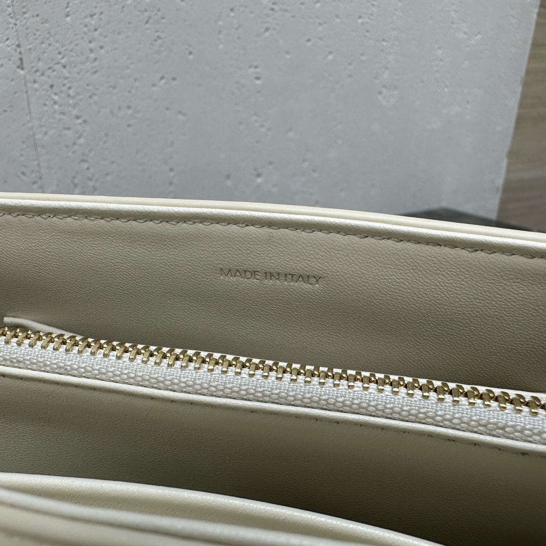 [TOP] CELINE Triomphe Bag Patent Leather 20.5x13 x8cm - 2 Colour