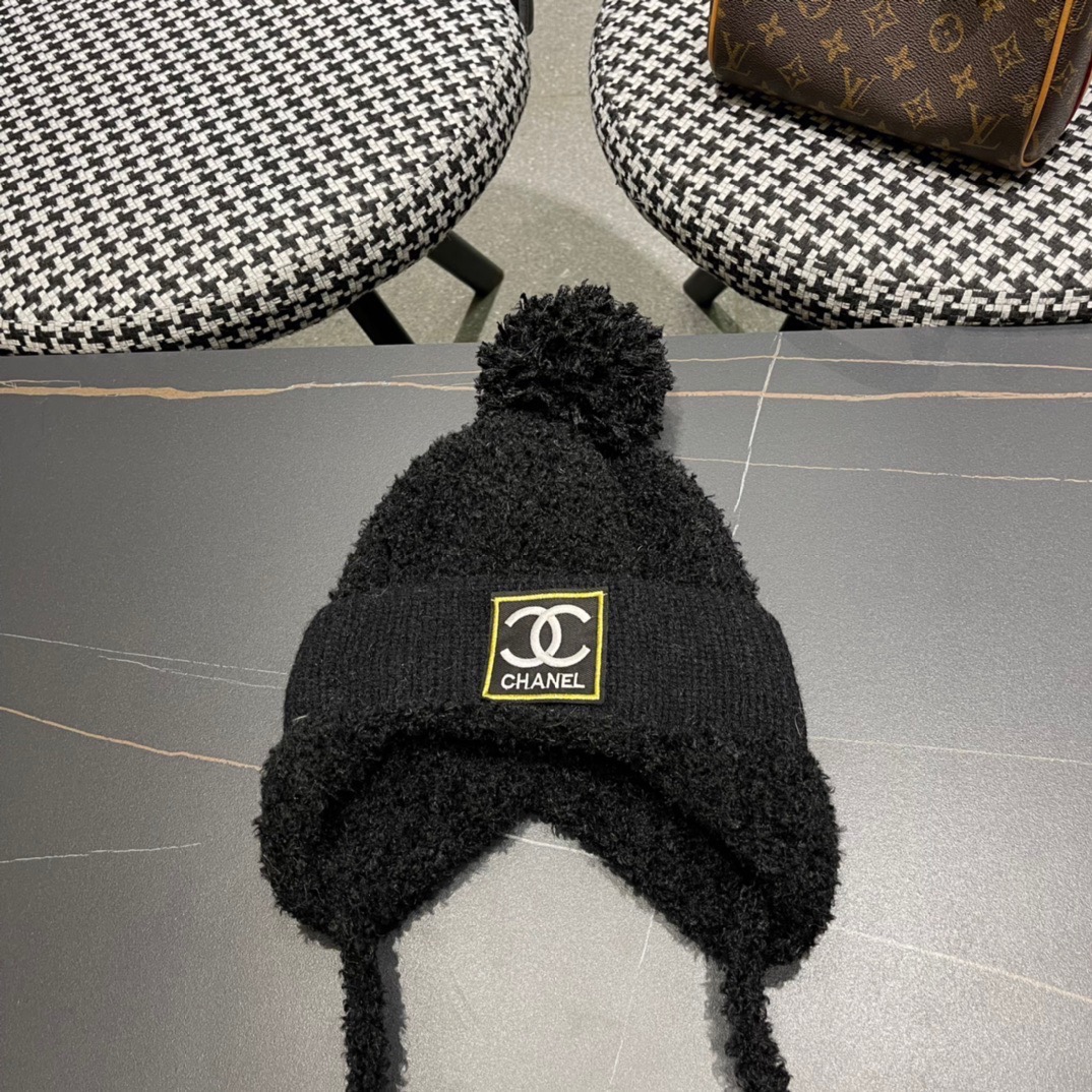[TOP] CHANEL Knit Hat With Ear Protection - 2 Color