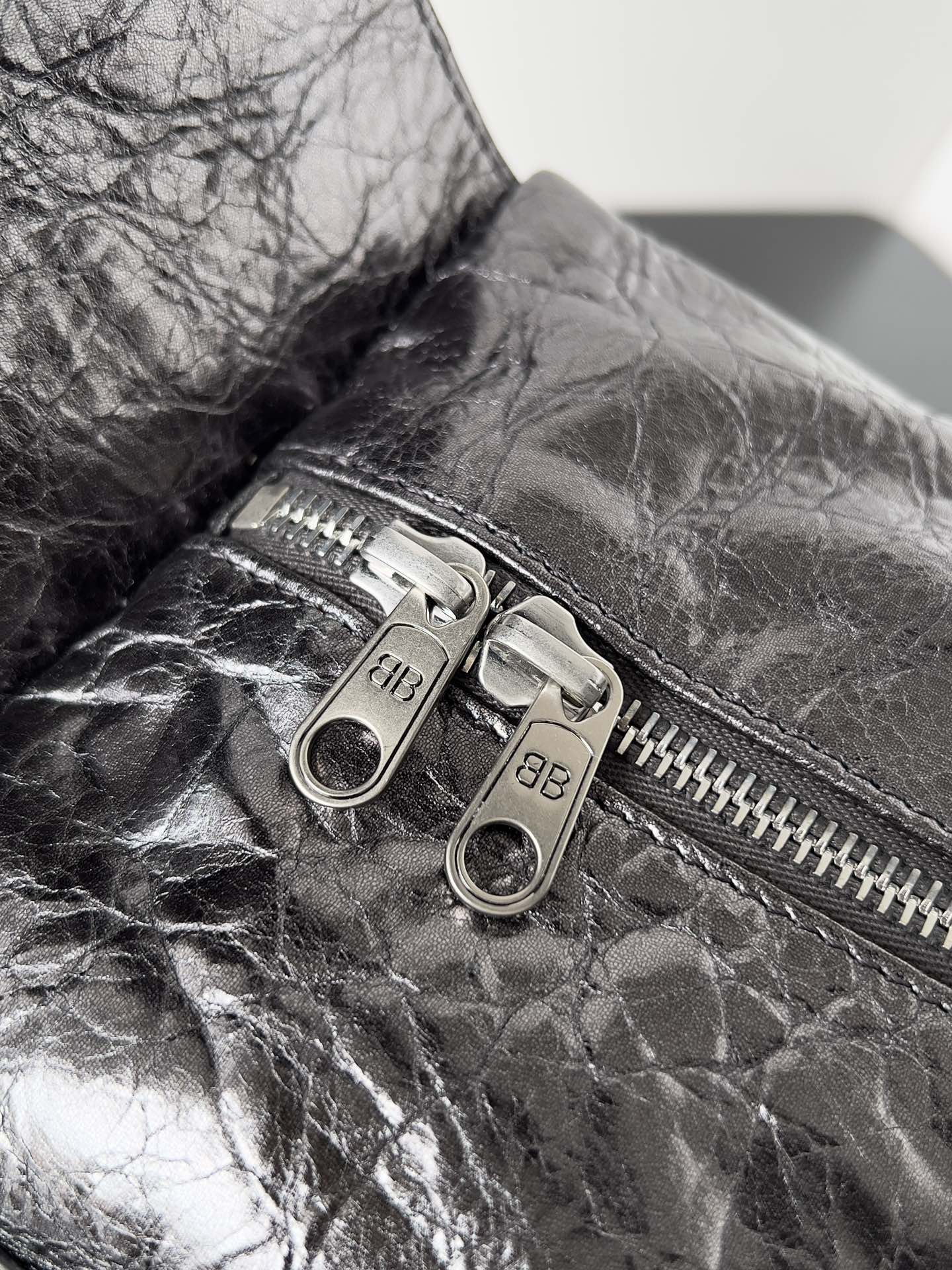 [TOP] BALENCIAGA Superbusy Series Sheepskin Shoulder Bag  32 x  12 x 10 cm/35 x 12 x 11 cm  -Sliver