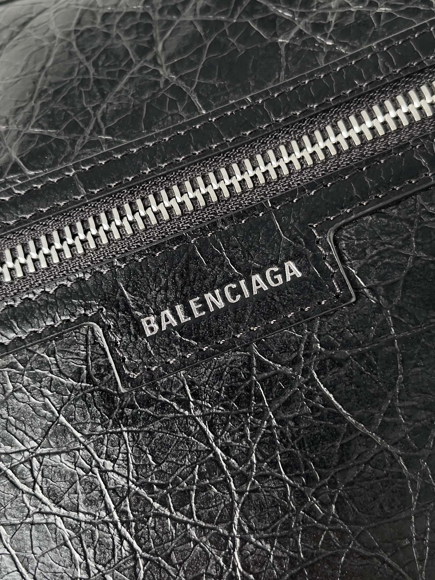 [TOP] BALENCIAGA SuperBusy Bag 33×24×9.9cm- Black
