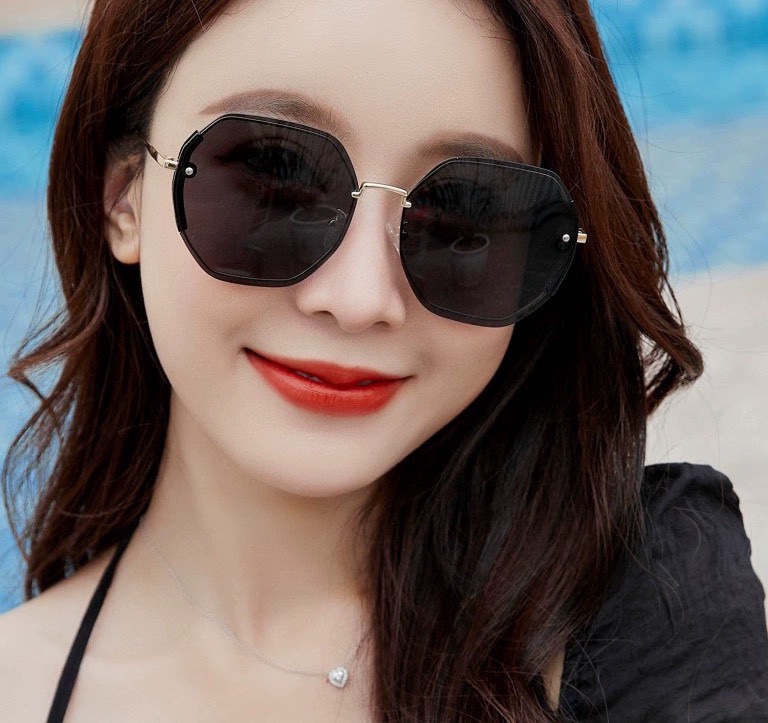 [TOP] CHANEL Sunglasses - 2 Colors