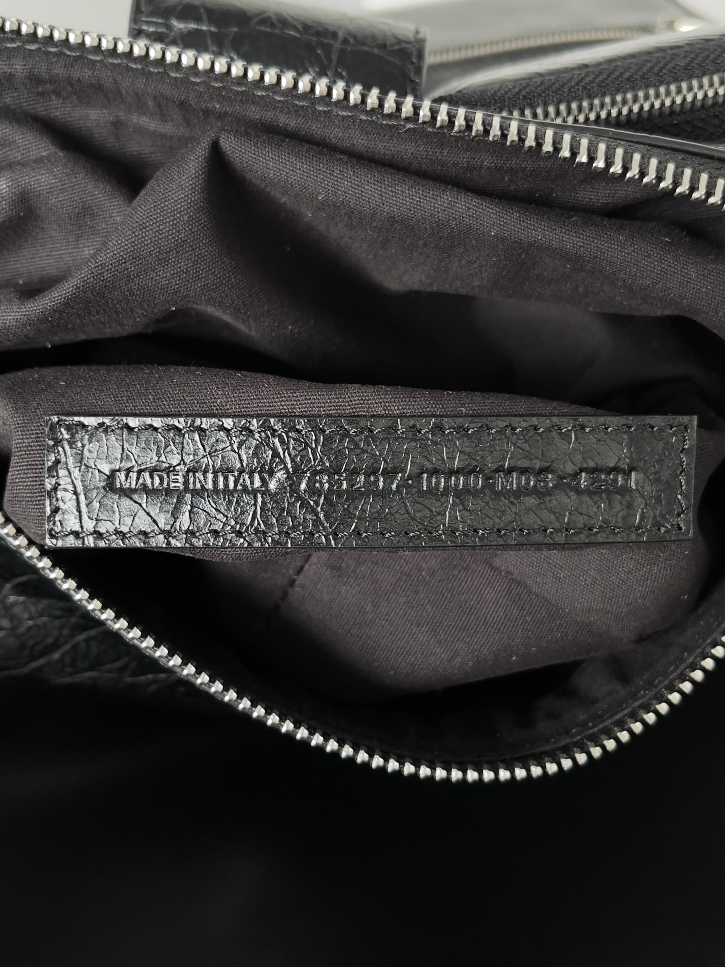 [TOP] BALENCIAGA SuperBusy Bag 33×24×9.9cm- Black