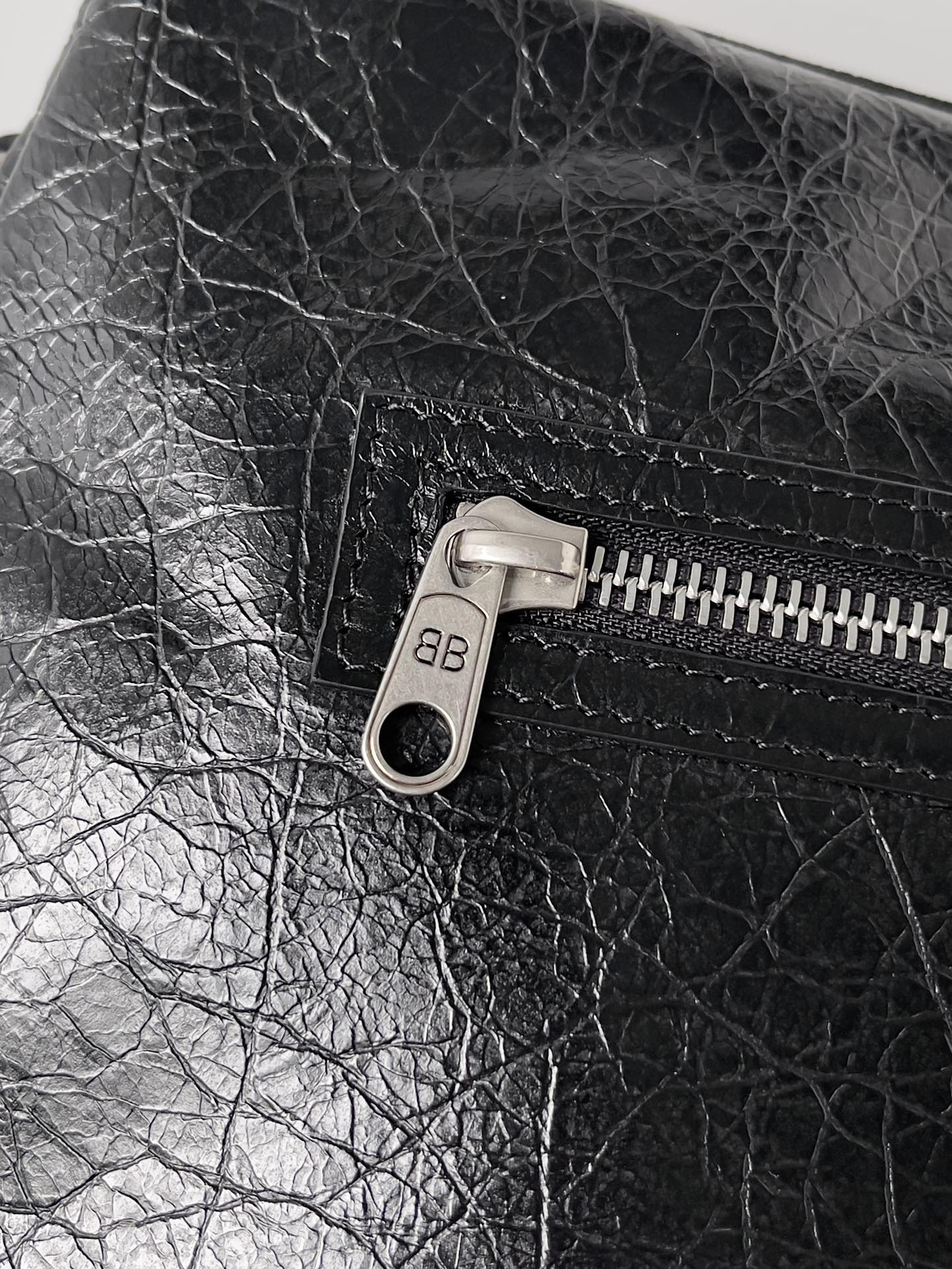 [TOP] BALENCIAGA SuperBusy Bag 33×24×9.9cm- Black