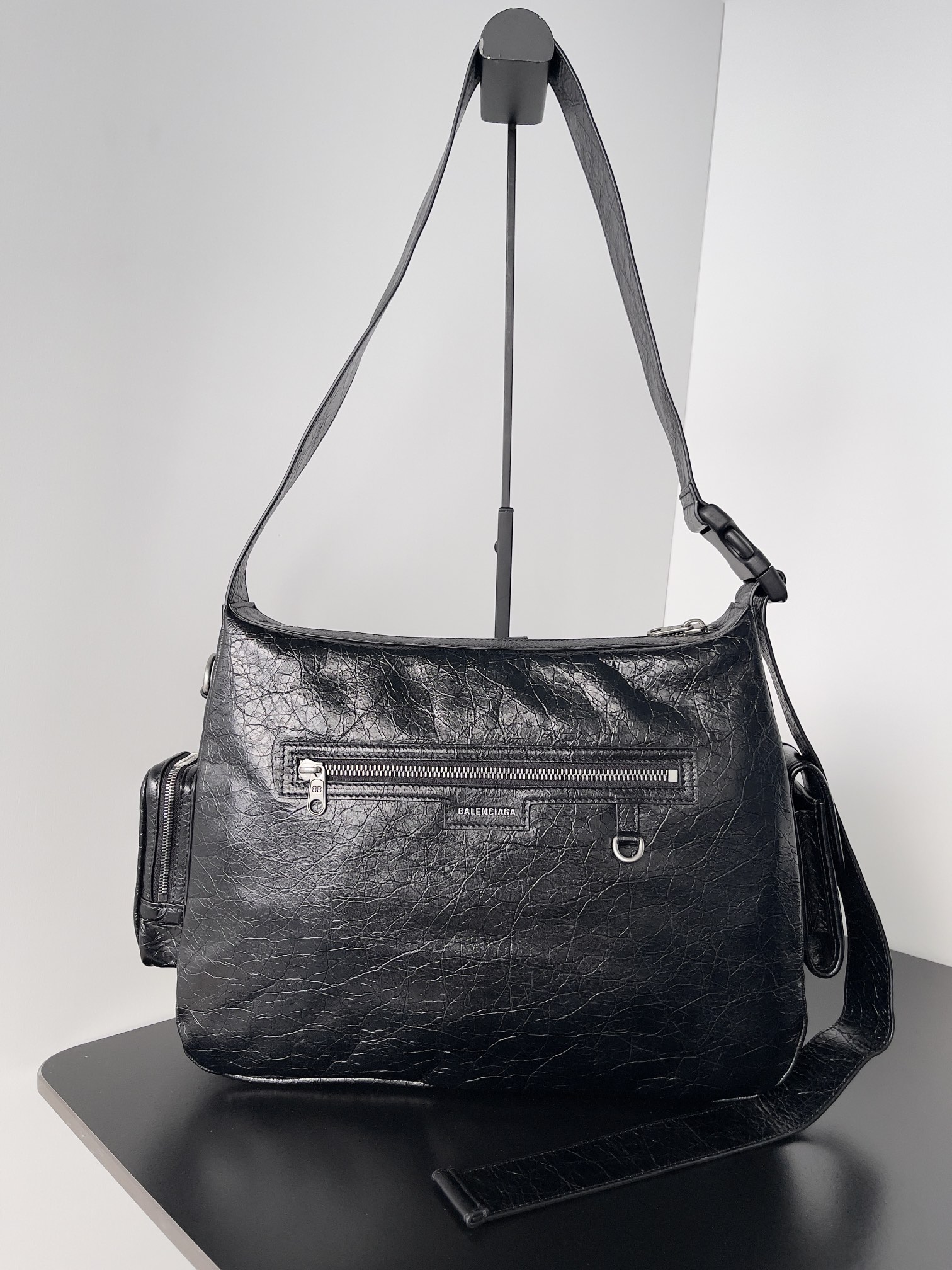 [TOP] BALENCIAGA SuperBusy Bag 33×24×9.9cm- Black
