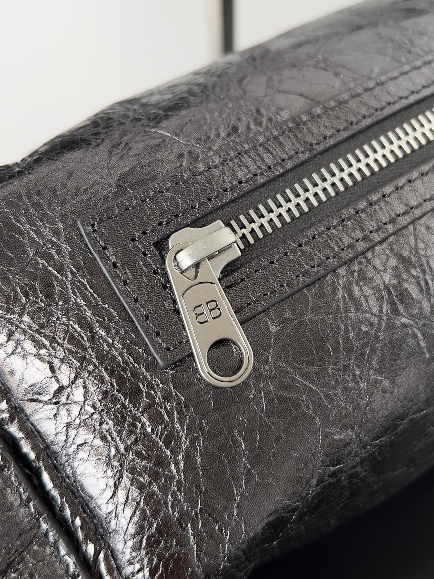 [TOP] BALENCIAGA Superbusy Series Sheepskin Shoulder Bag  32 x  12 x 10 cm/35 x 12 x 11 cm  -Sliver