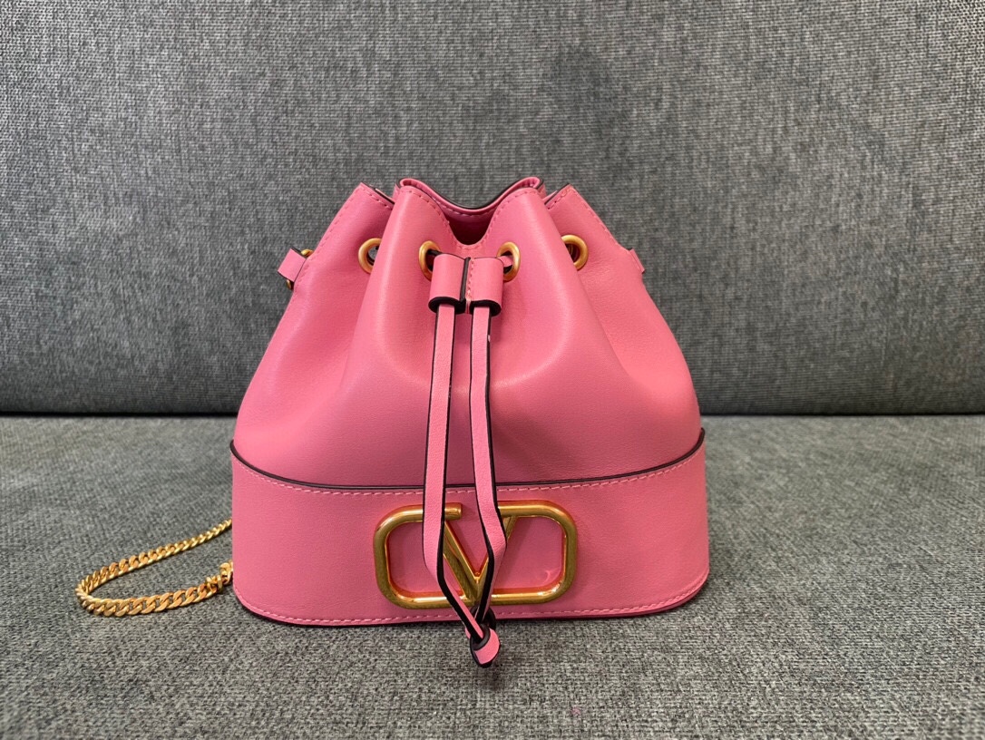[TOP] VALENTINO GARAVANI VLogo Signature Bucket Bag Mini 20x17x8cm - 2 Color