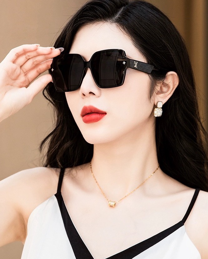 [TOP] Louis Vuitton LV Square-Rimmed Sunglasses - 3 Color