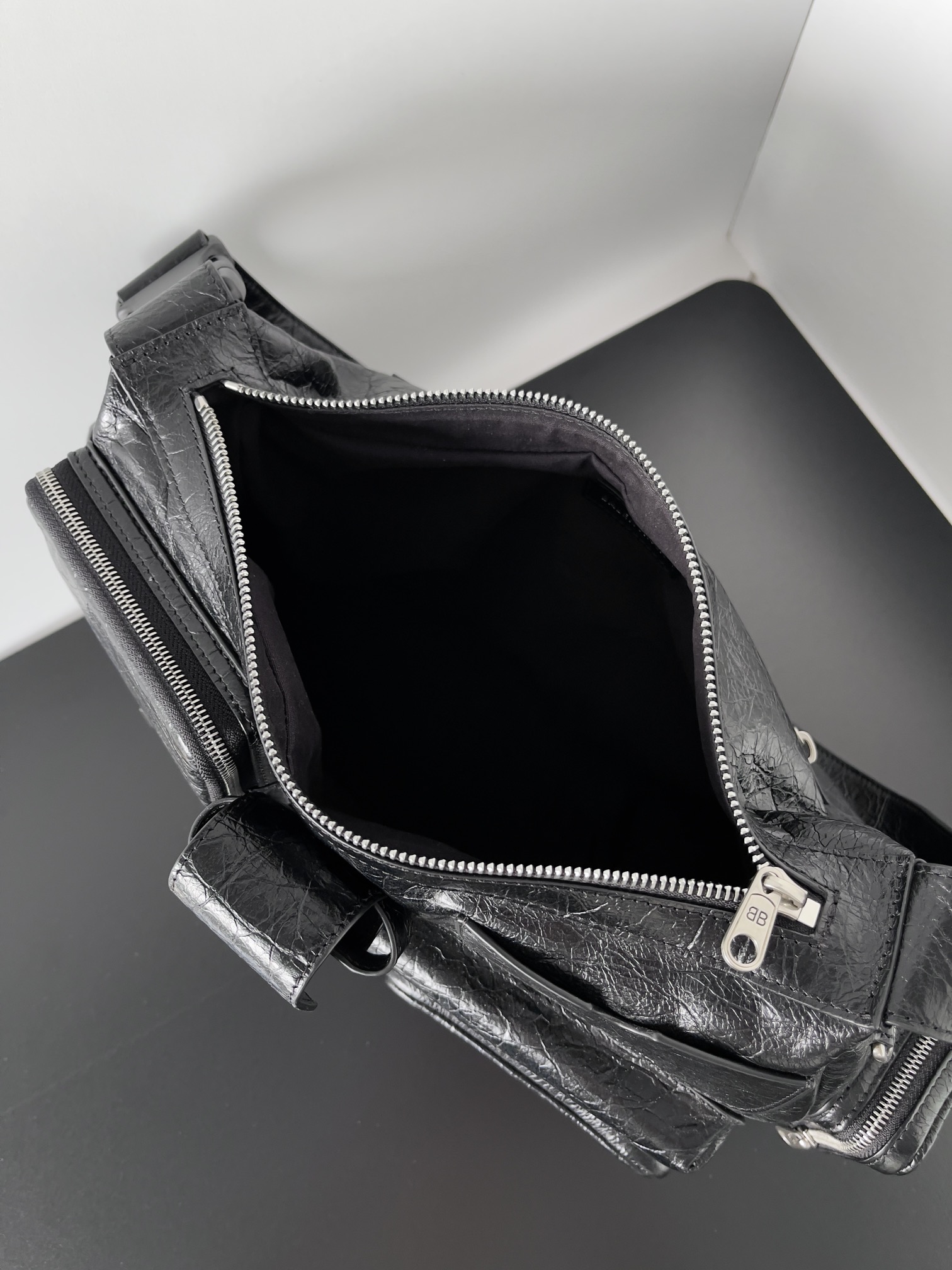 [TOP] BALENCIAGA SuperBusy Bag 33×24×9.9cm- Black