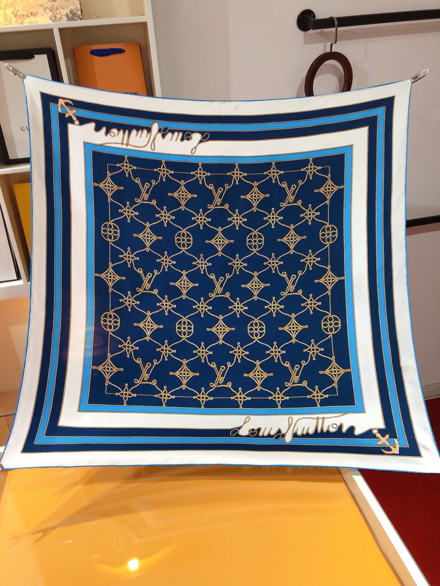 [TOP] Louis Vuitton LV Square Silk Scarf 90×90 cm-2 Colors