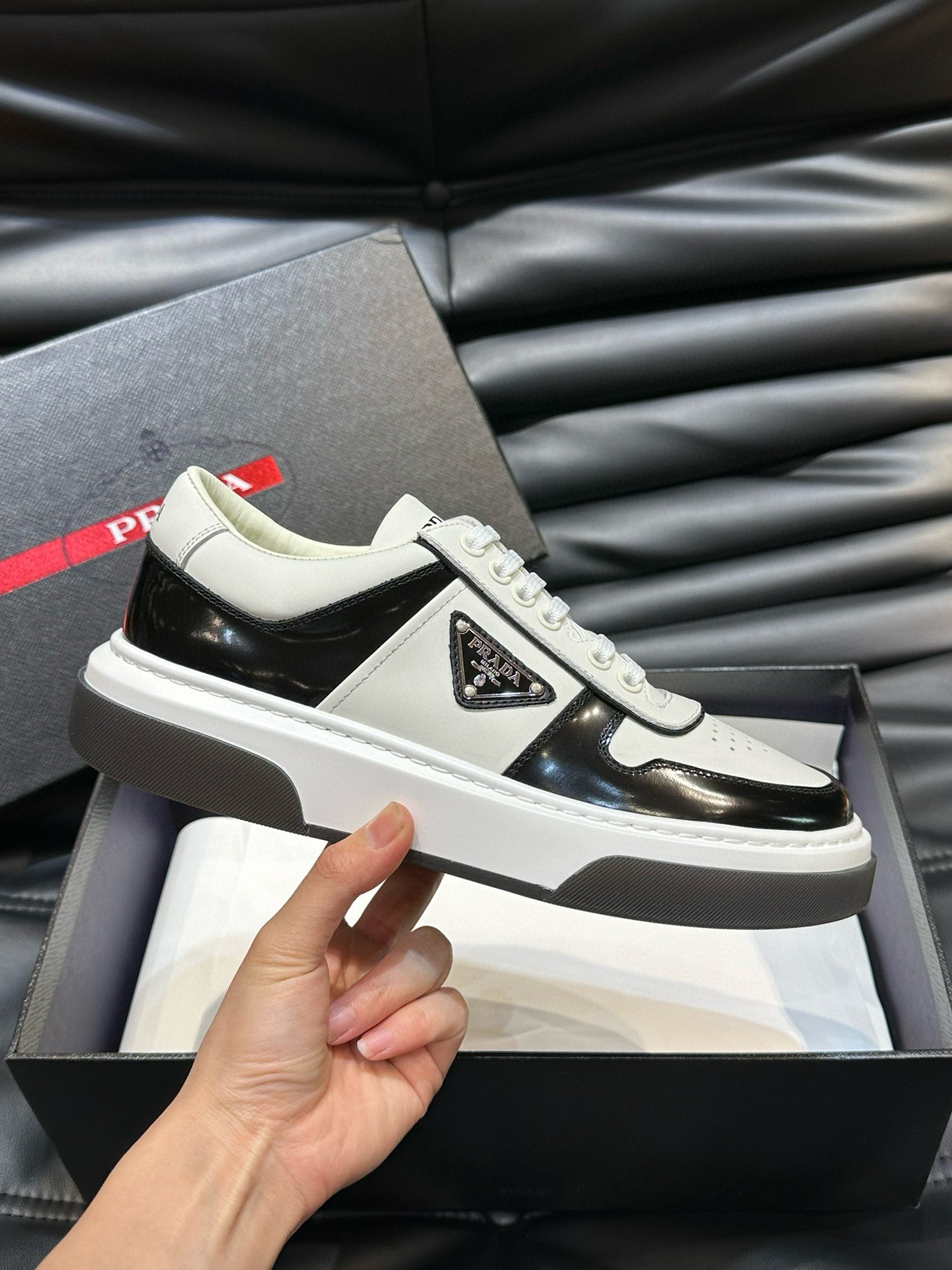 [TOP] PRADA Men's Shoes - White