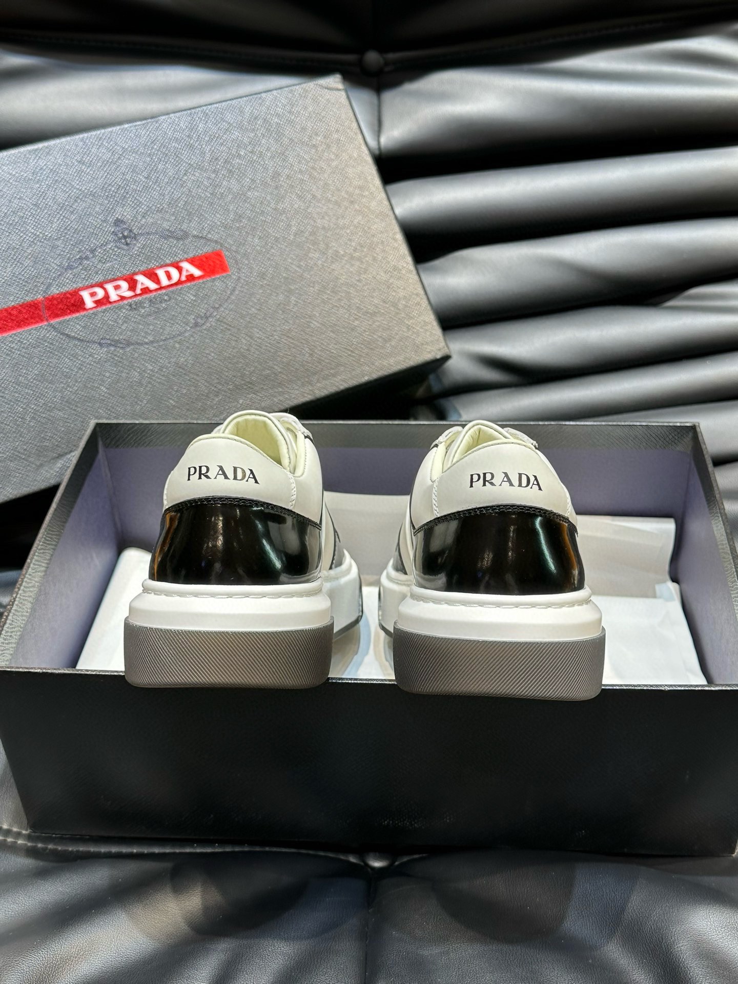 [TOP] PRADA Men's Shoes - White