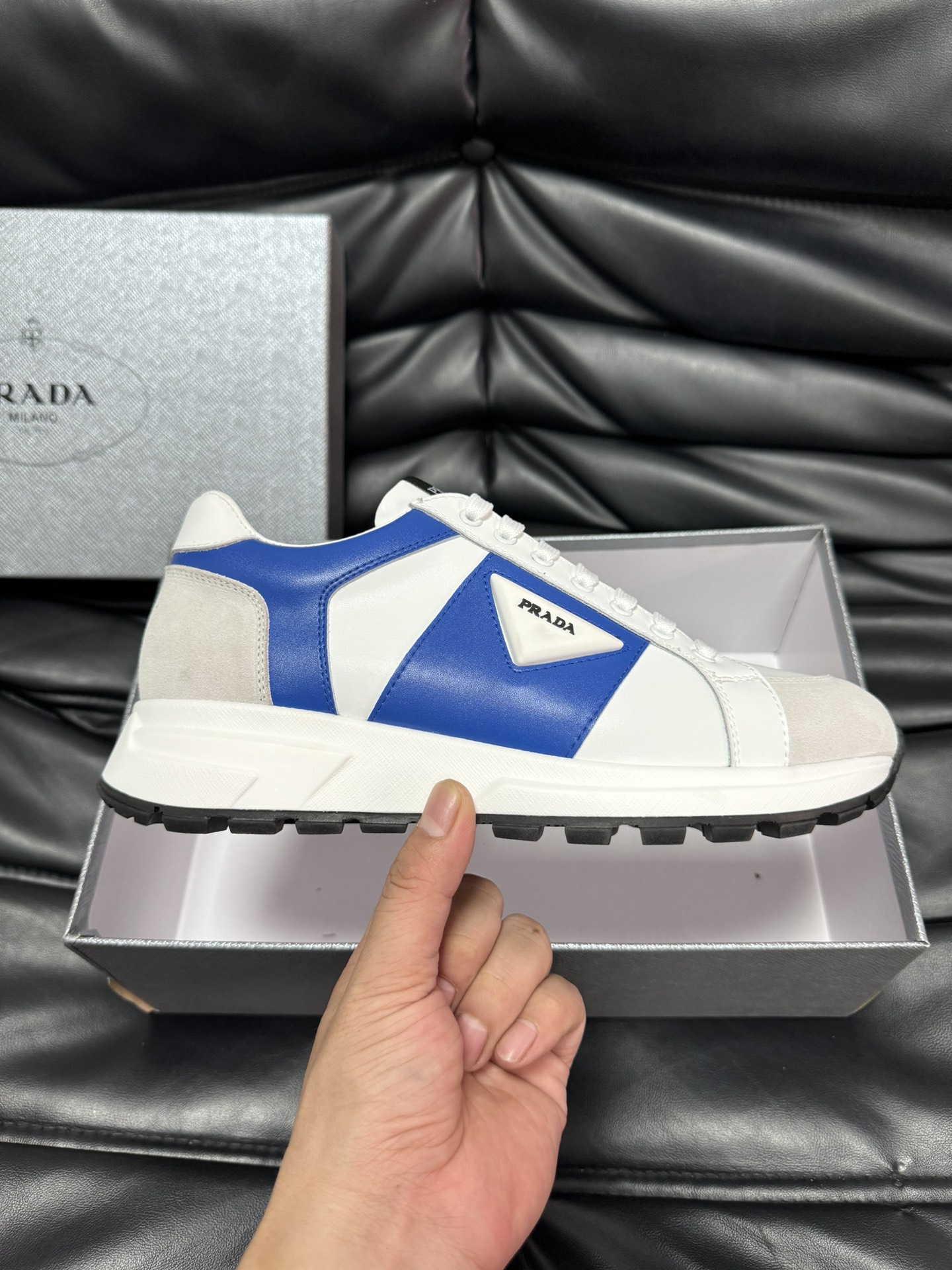 [TOP] PRADA Men's Shoes - White