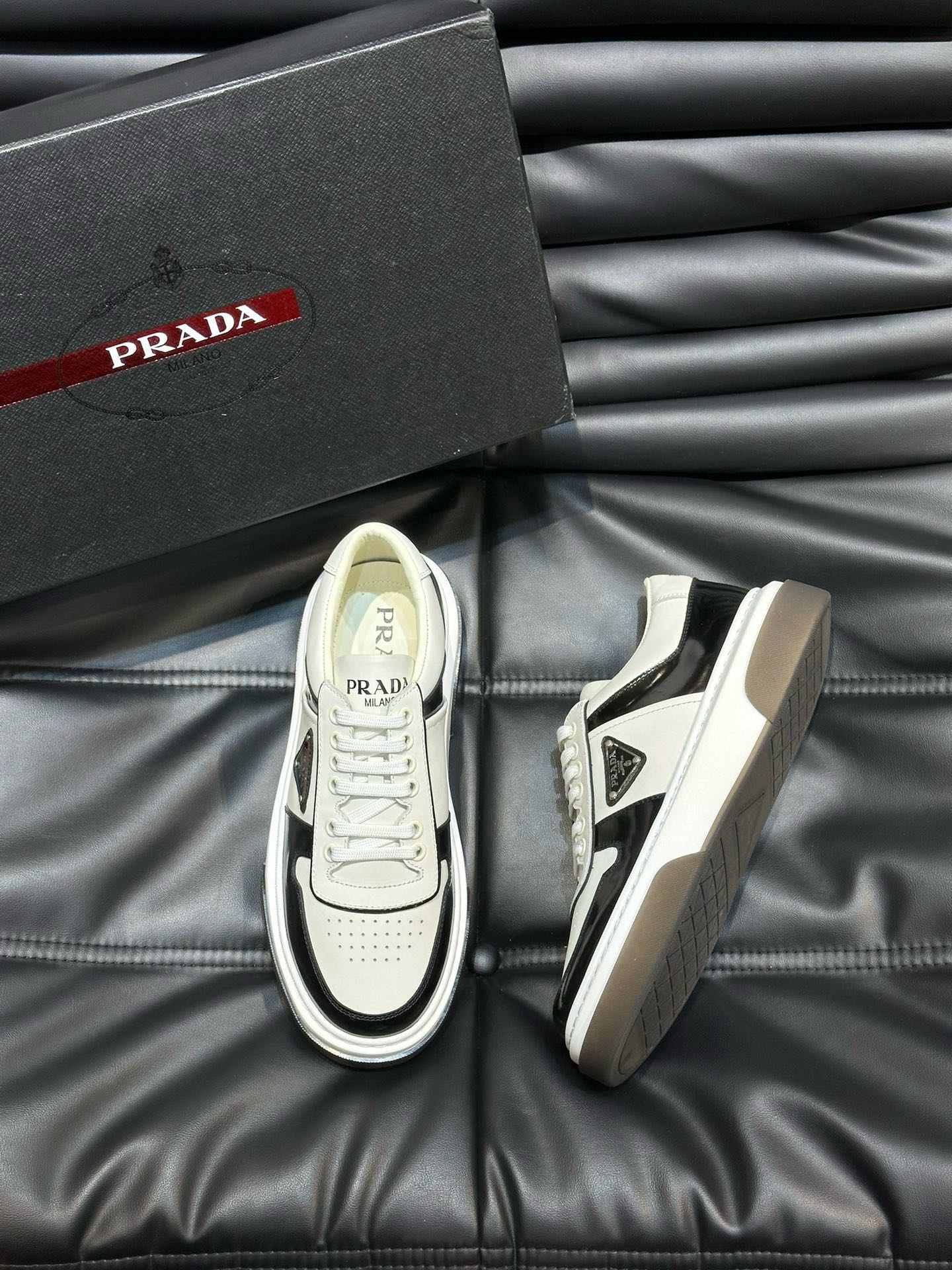 [TOP] PRADA Men's Shoes - White
