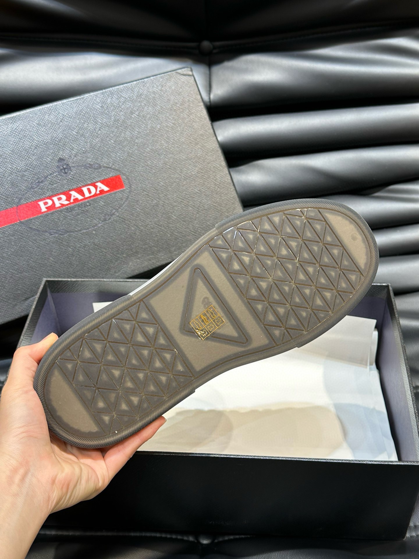 [TOP] PRADA Men's Shoes - White
