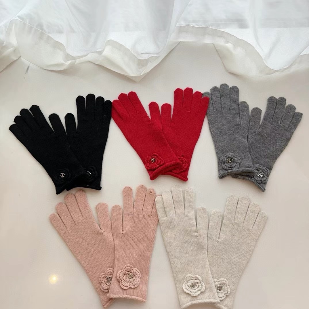 [TOP] CHANEL Wool Camellia Gloves - 5 Colors