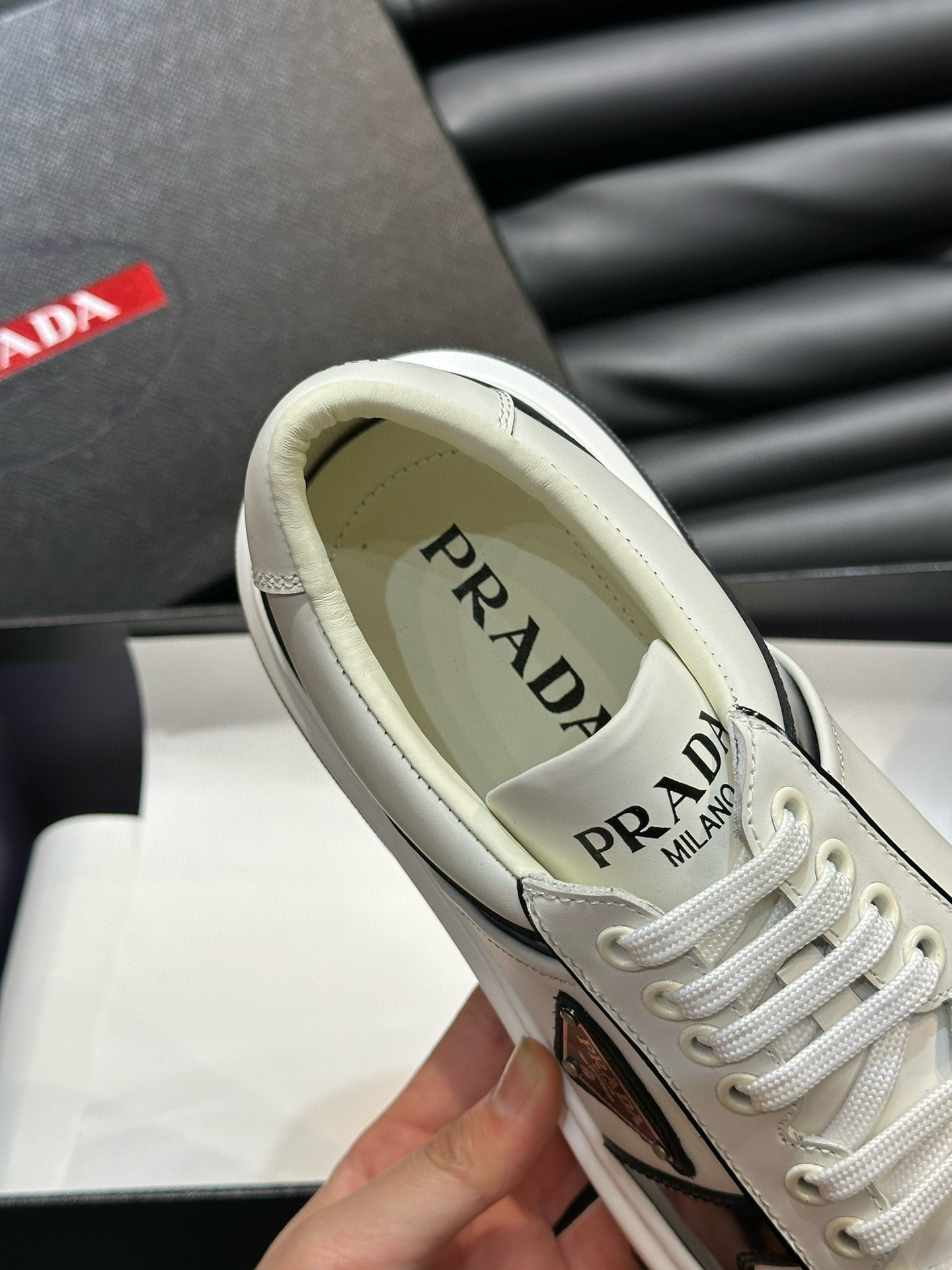 [TOP] PRADA Men's Shoes - White